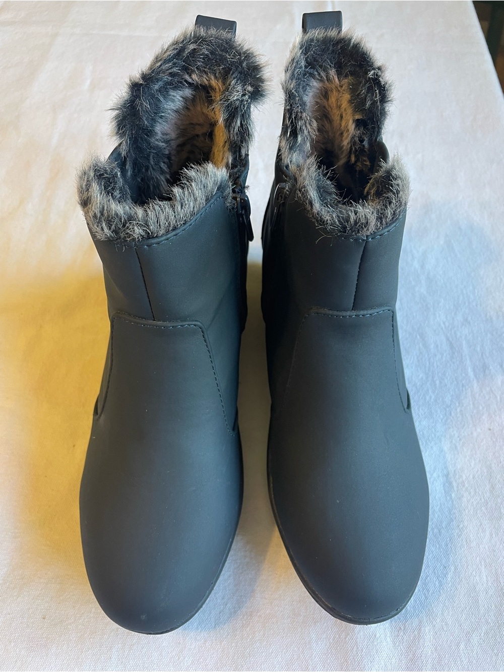 Khombu Black Faux-Fur Trim Ankle Booties
